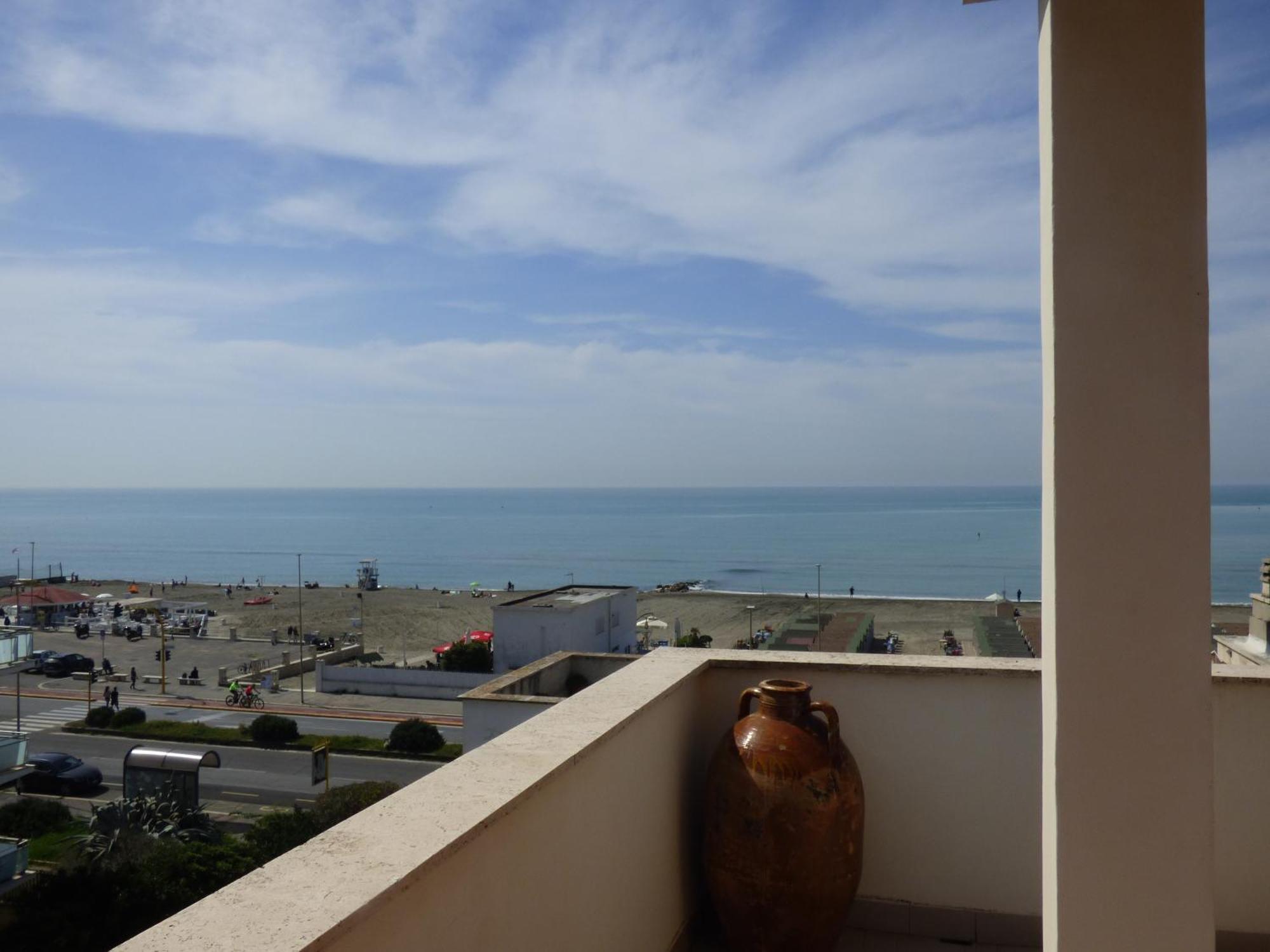Ostia Attico Fronte Mare Lejlighed Eksteriør billede